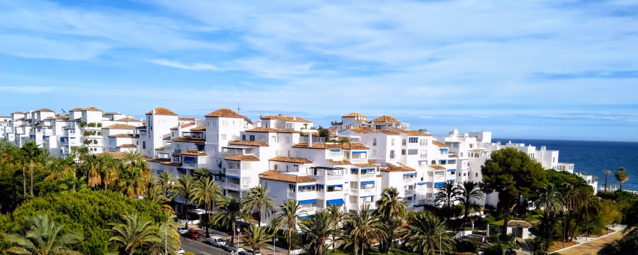 VILLA LAS PALOMAS — nowe wille od południa z widokiem na morze w Nueva Andalucia: zdj?cie okolicy gebruikt als lokale context voor Nueva Andalucia; geen uitzicht vanuit het project.