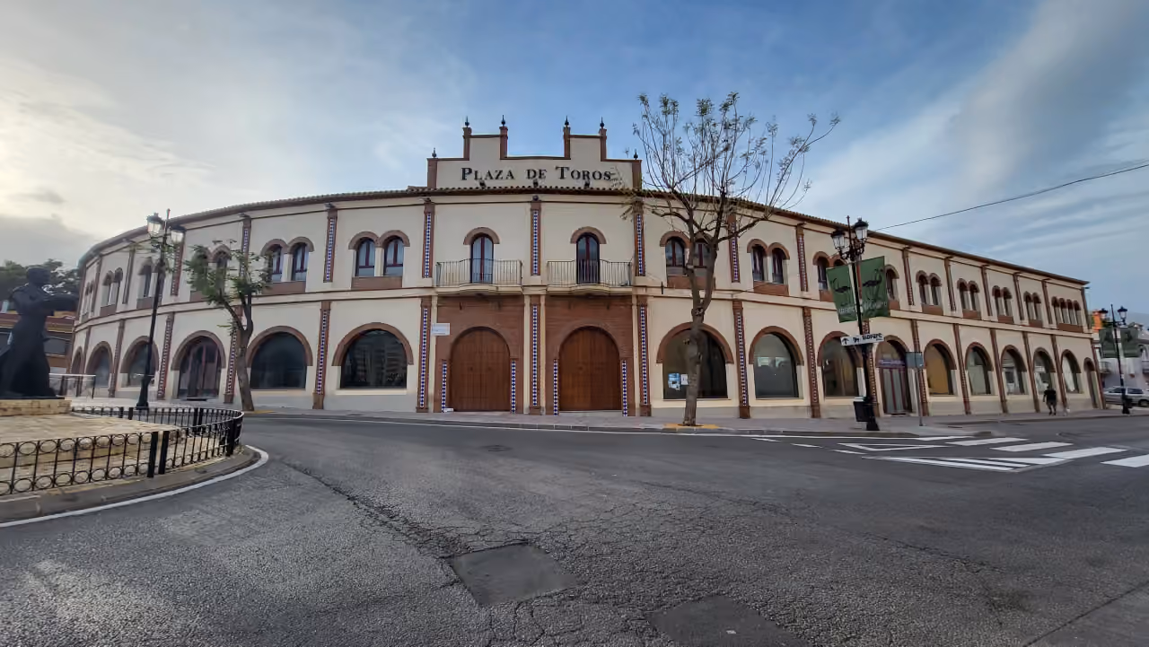 JADE TOWER area photograph of the Fachada de la Plaza de Toros de Fuengirola