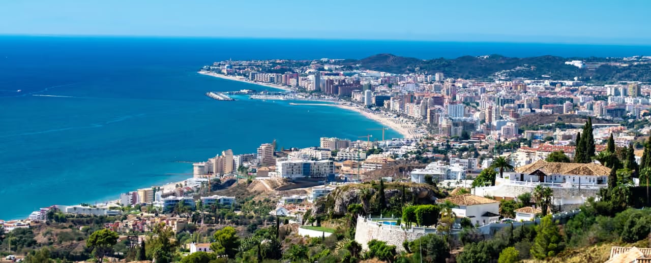 7 DIAMONDS VILLAS – panoramautsikt over Fuengirolas kyst og middelhavsstrand, Costa del Sol, Spain