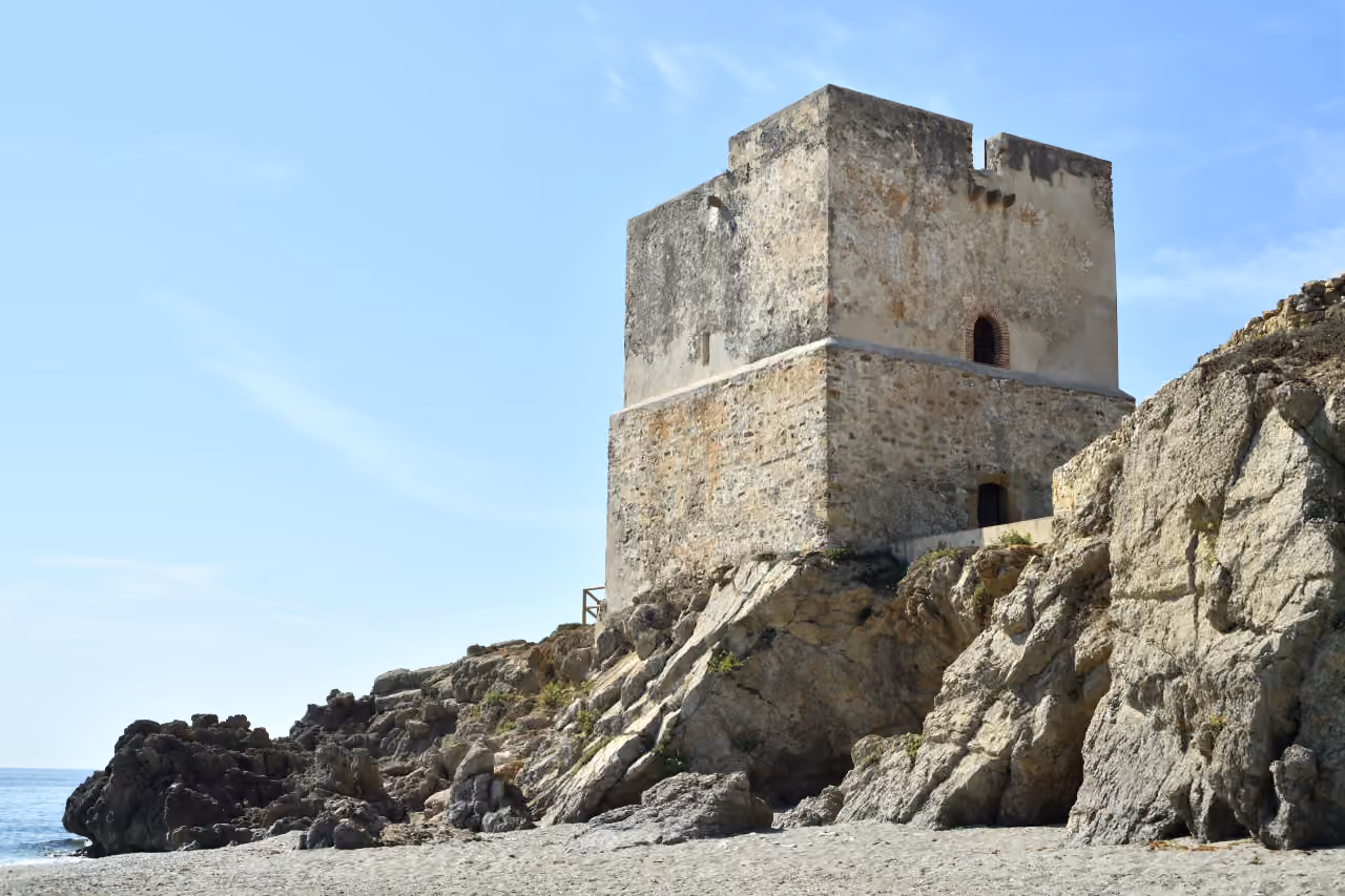 VILLA MURMULLO — nieuwbouwwoningen in Estepona: omgevingsfoto gebruikt als lokale context voor Estepona; geen uitzicht vanuit het project.