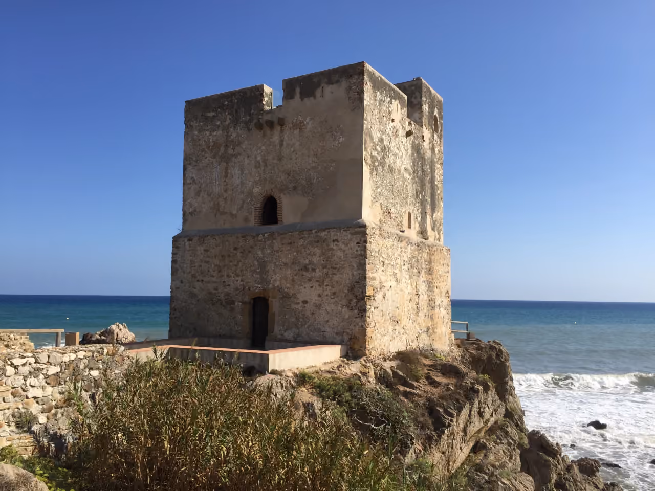 VILLA INFINITY — nowe wille z widokiem na morze i dużymi tarasami Casares: zdj?cie okolicy gebruikt als lokale context voor Casares; geen uitzicht vanuit het project.
