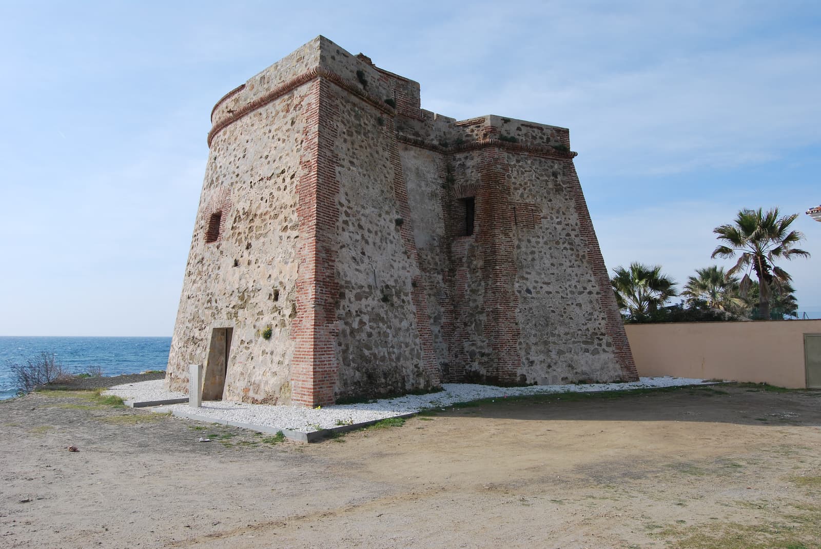 A VILLA 001 MARBESA közelében készült környékfotó a következő helyről: Torre Vigía del Lance de las Cañas, történelmi tengerparti őrtorony, Marbesa, Marbella