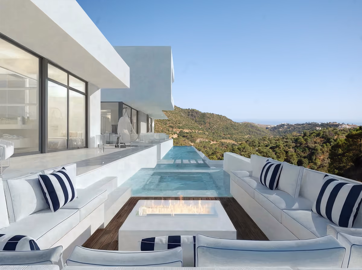 ZOE LUXE
